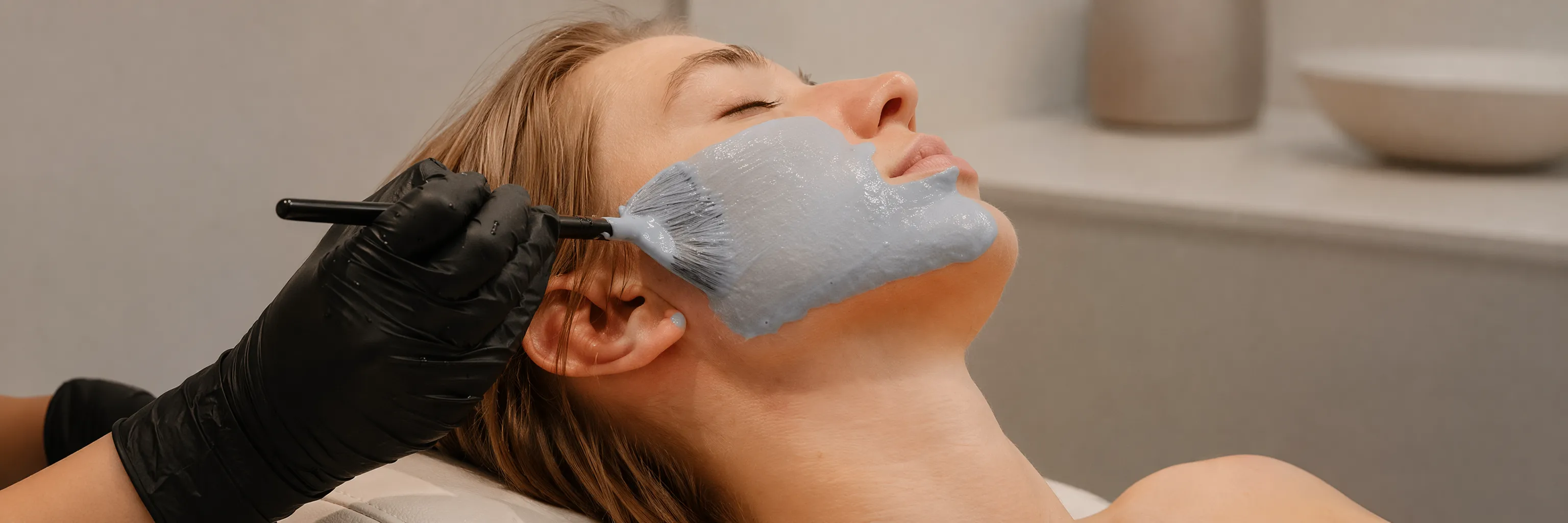Peeling + Microdermoabrasión en Glow Medical Clinique